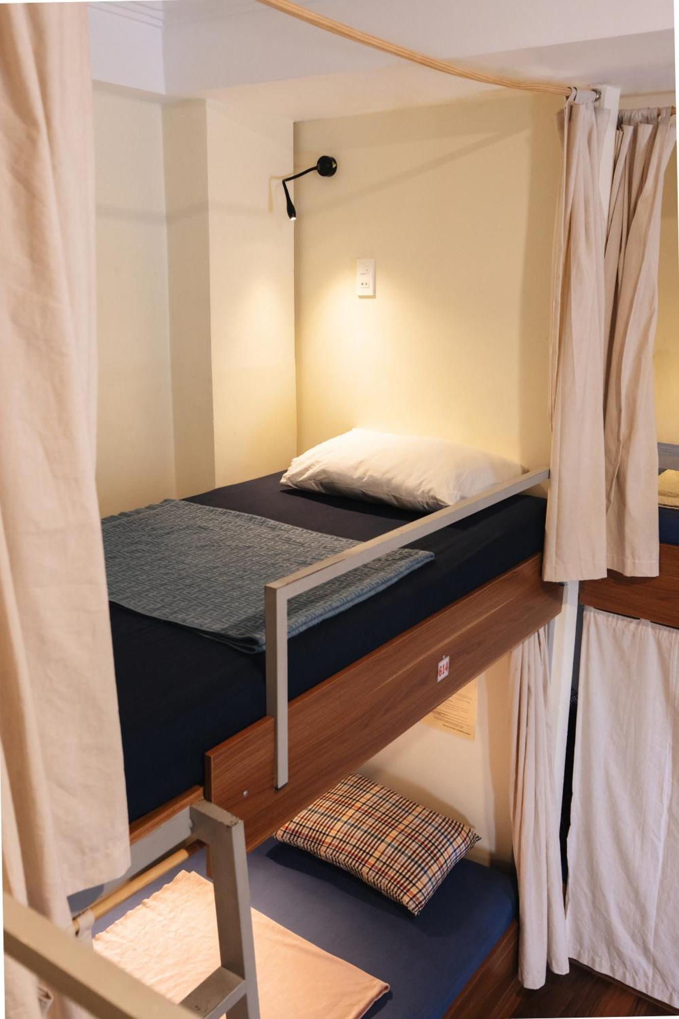 9 Hostel And Suites 胡志明市 外观 照片